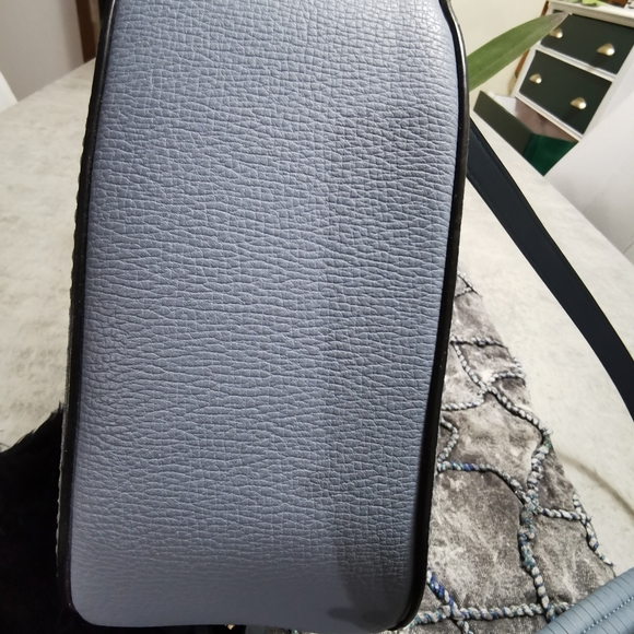 (Sold)Authentic Mario Valentino Crossbody Bag - Picture 11 of 16